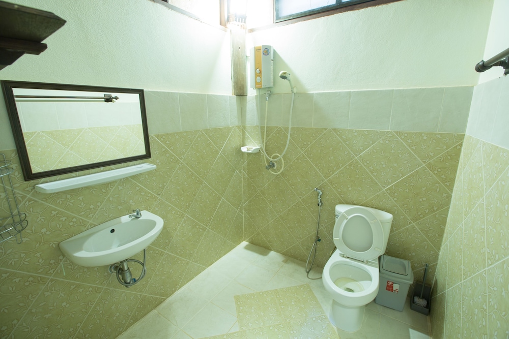 Bamboo Bungalow photo 2