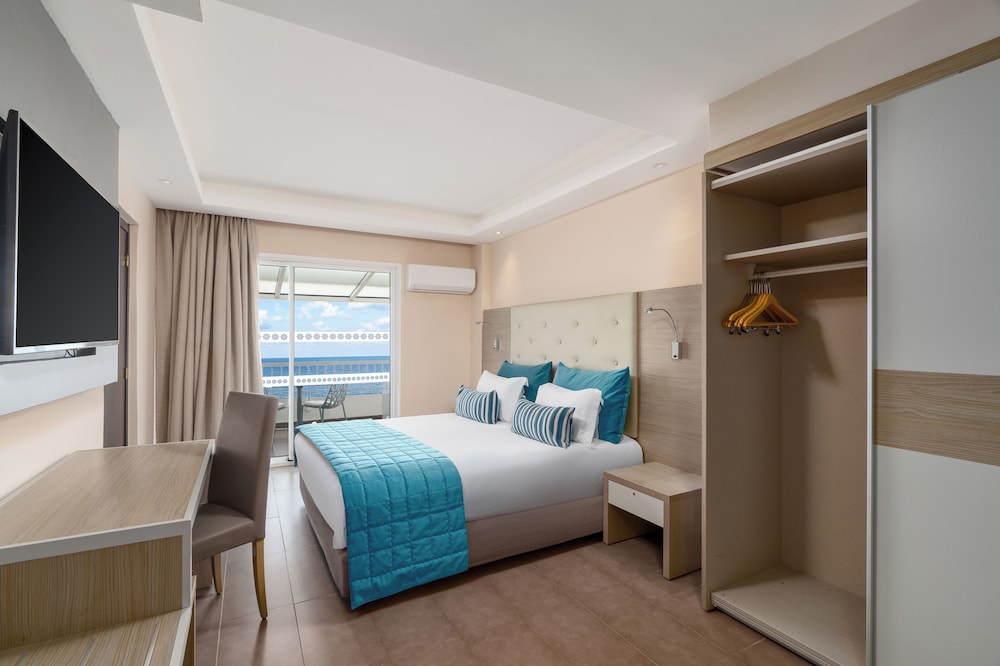 Premium Suite - Photo 2