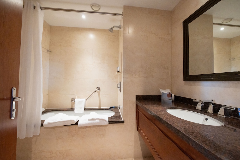 Standard Double or Twin Room - Photo 10