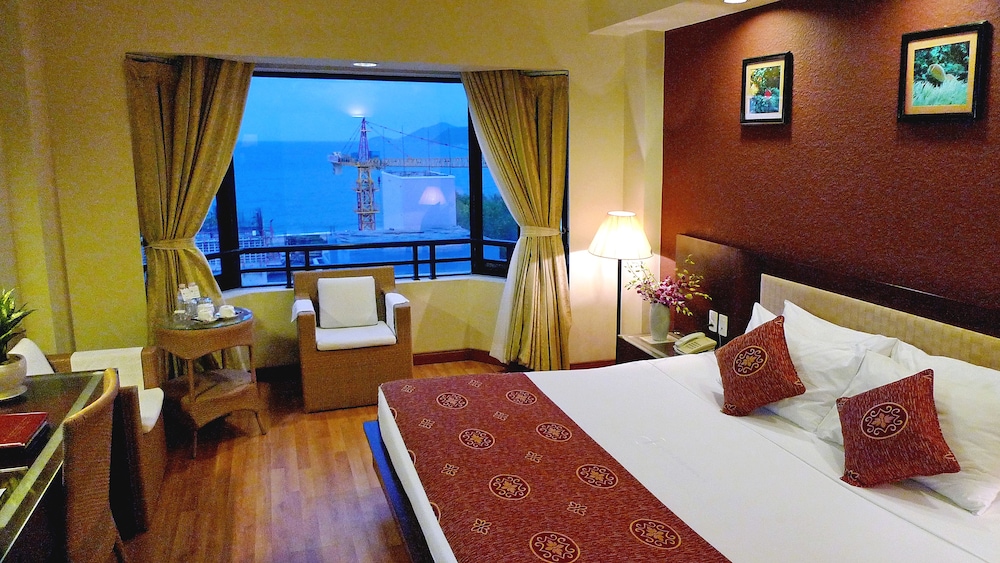 Superior Room, Partial Ocean View - Photo 5