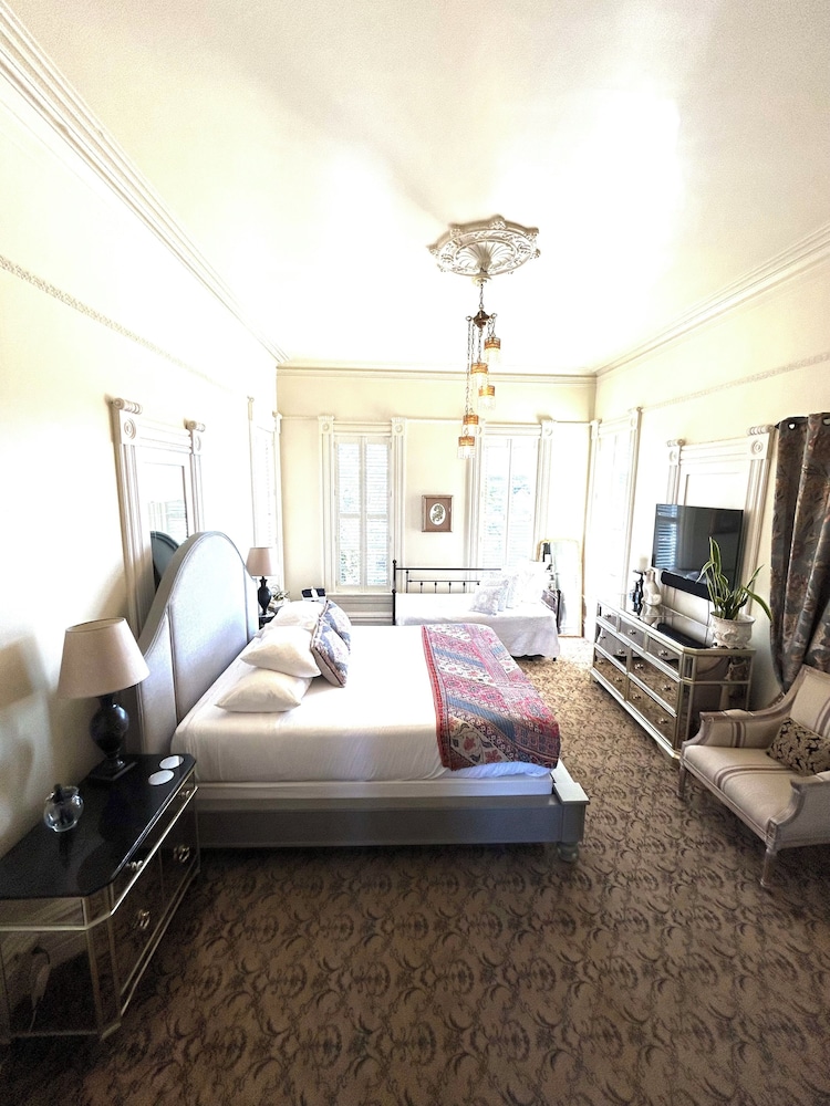 Turret Room photo 3