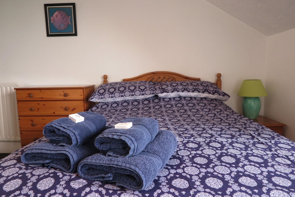 Double or Twin Room, Ensuite, Sea View photo 3