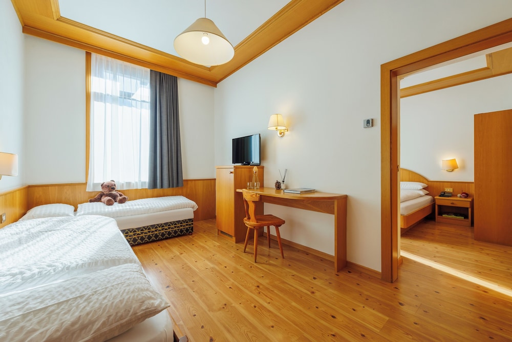 Family Quadruple Room, Balcony, Mountain View