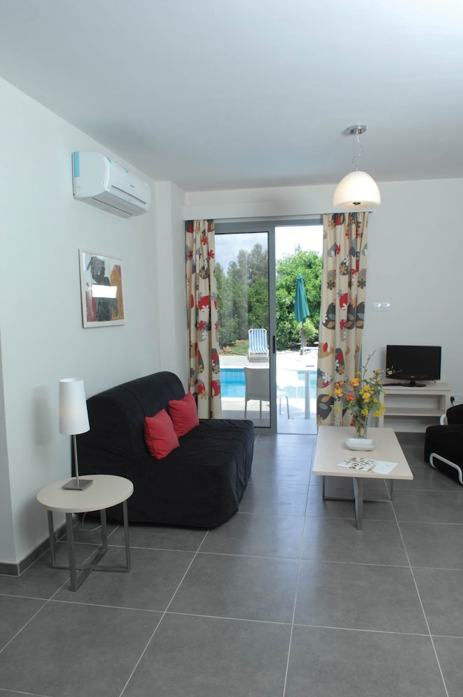 Villa, 2 Bedrooms, Pool View