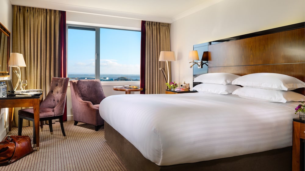 Deluxe Seaview King Room - Photo 1