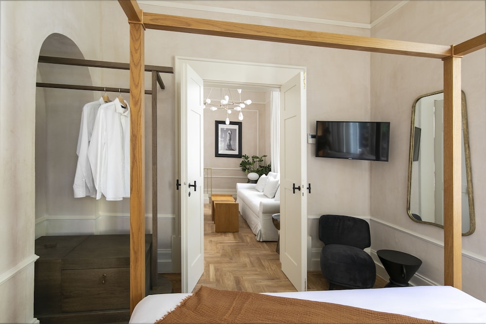 The Novel Suite photo 1