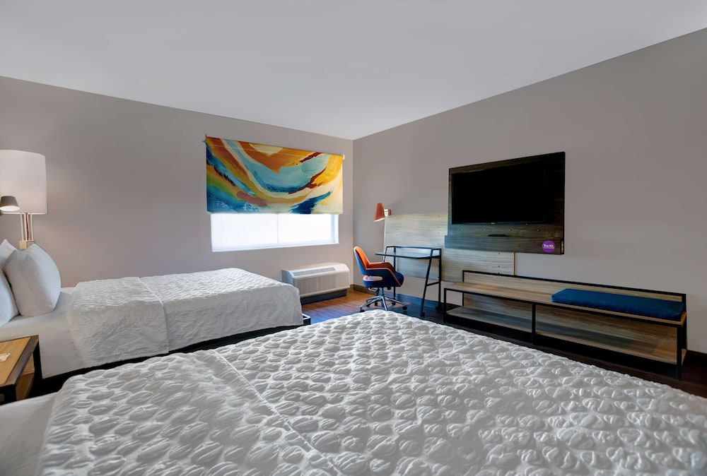 Room, 2 Queen Beds, Accessible (Roll-In Shower, Mobility & Hearing) - Photo 1