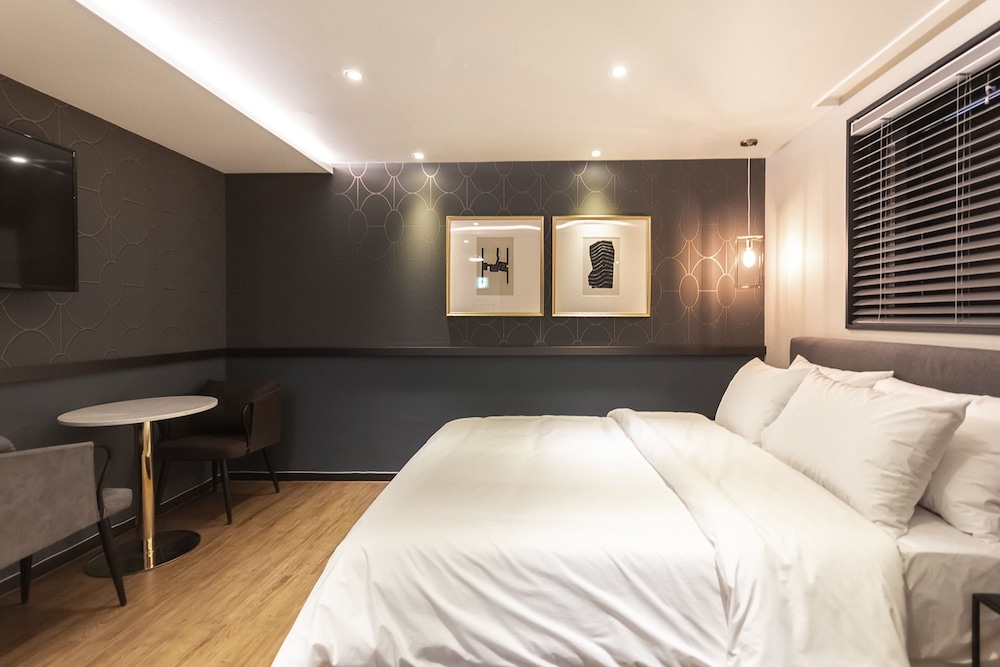 Standard Double Room - Photo 3