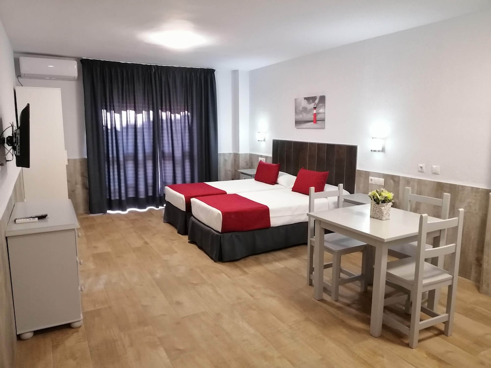 Studio, 2 Twin Beds
