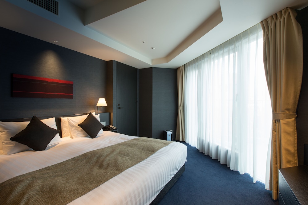 Suite King Room, Non Smoking (with Private Balcony), photo 6