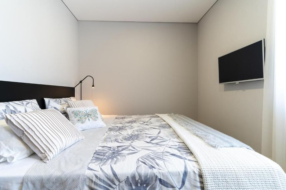 Apartment (2 Bedrooms)