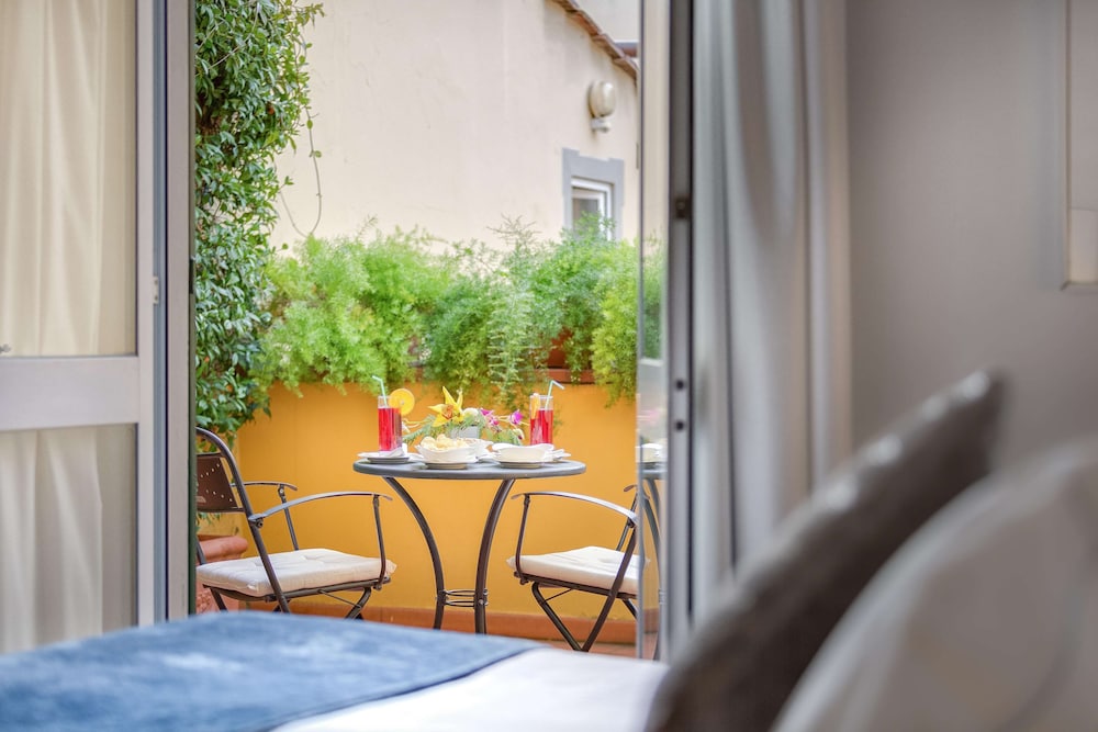Triple Room, Balcony
