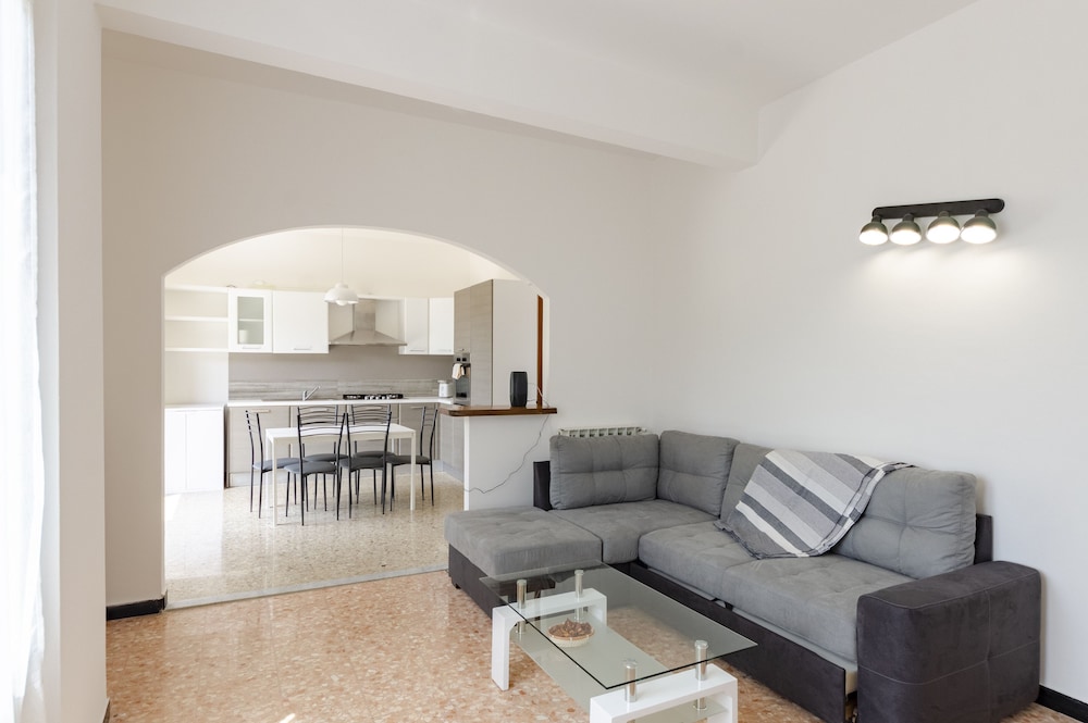 Apartment photo 1