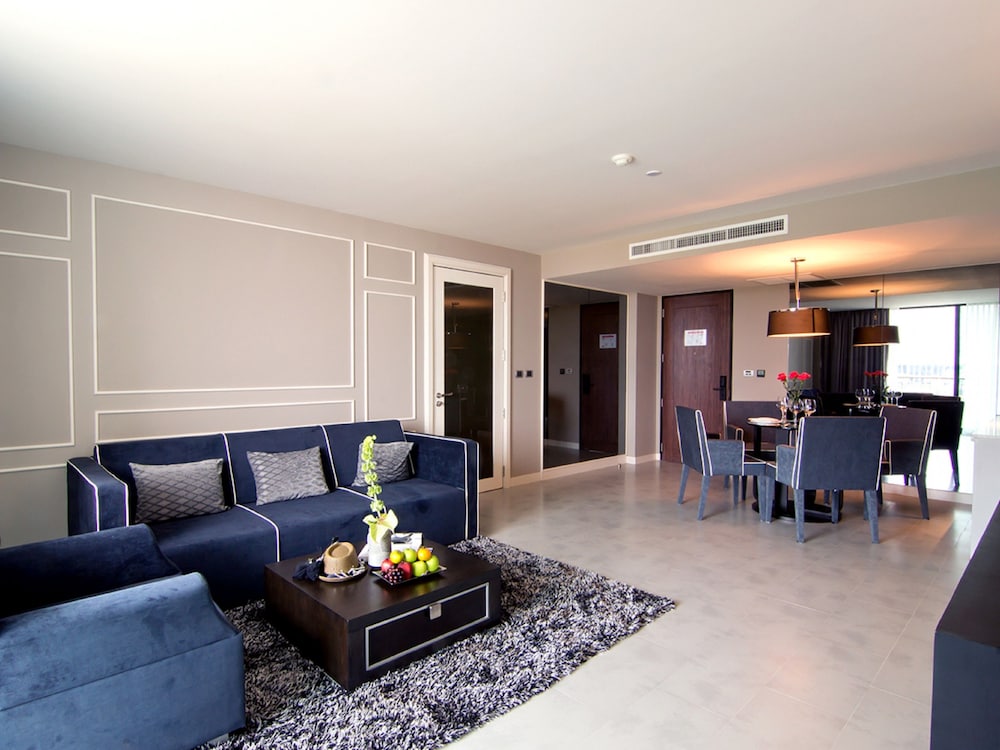 1 Bedroom Suite Sea View thumbnail 6