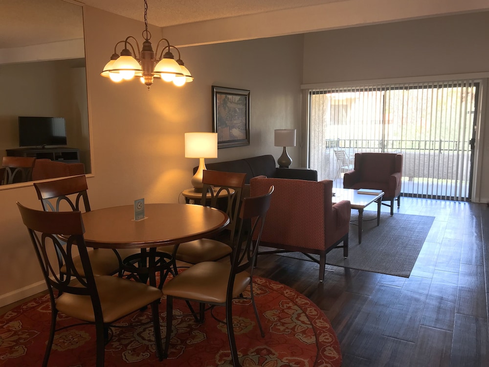One Bedroom - Photo 6
