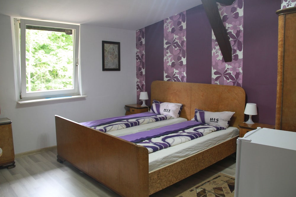 Room (3) photo 3