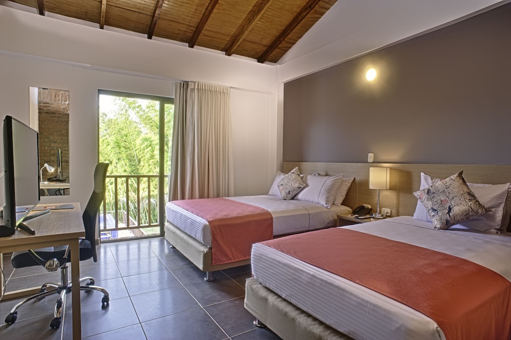 Superior Triple Room (1 Double and 1 Single Bed) photo 1