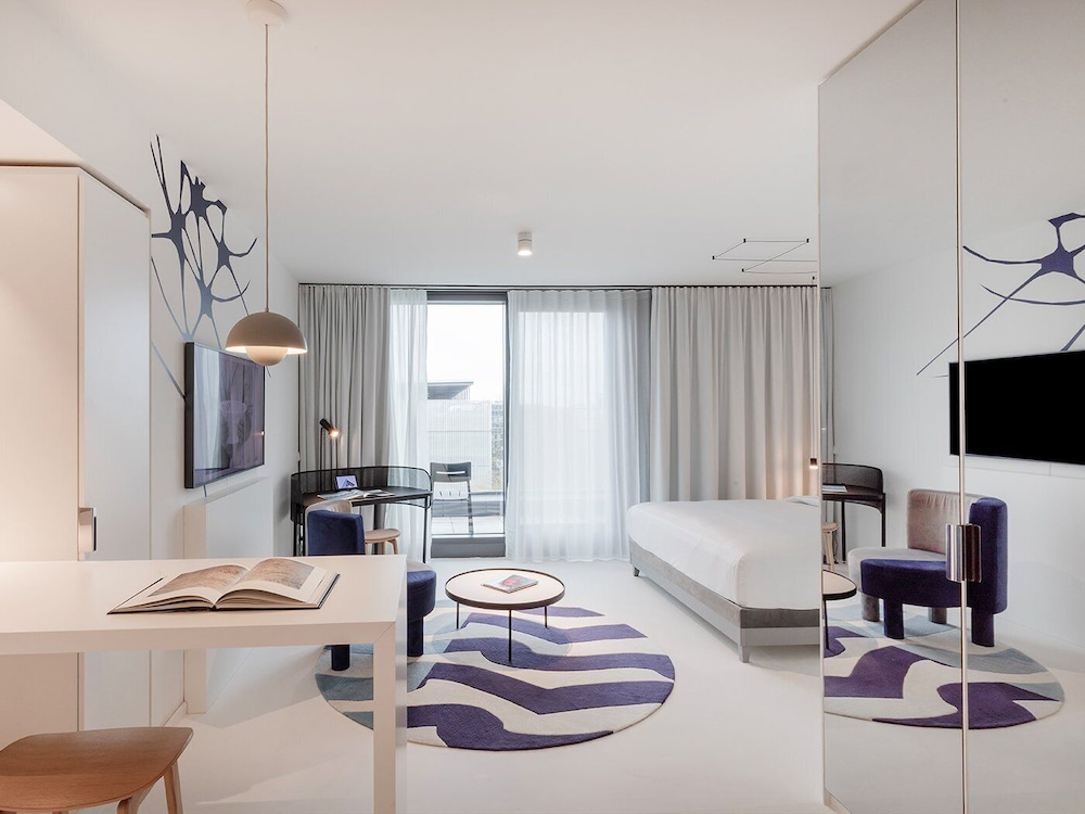 Room (Living)