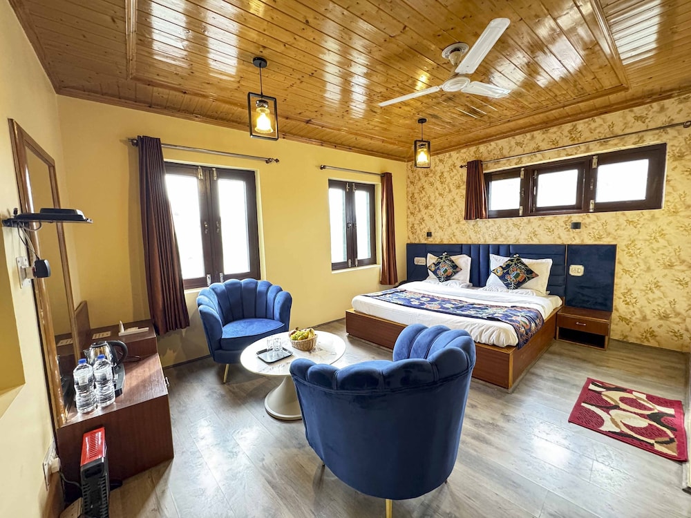 Deluxe Double Room, City View