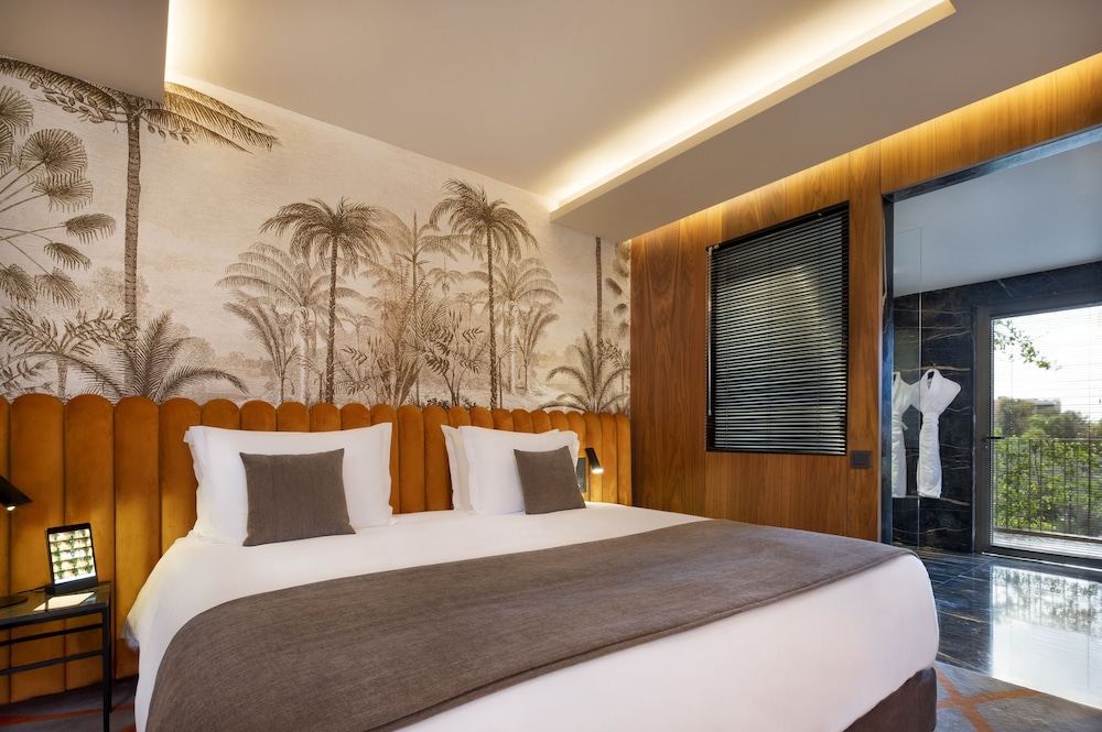 Deluxe Room - Photo 2