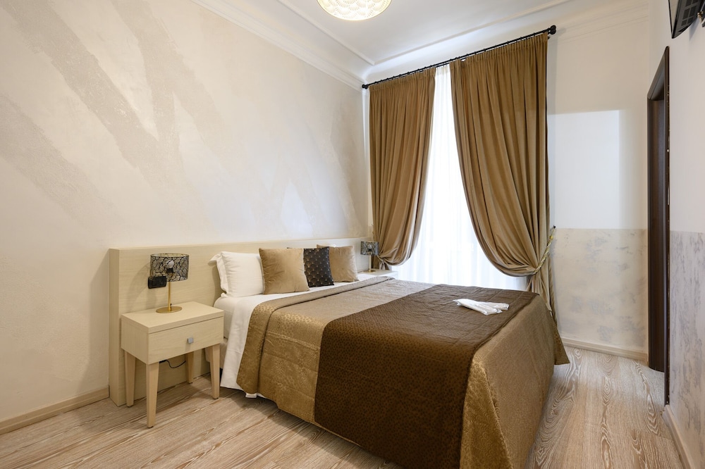Deluxe Double or Twin Room photo 3