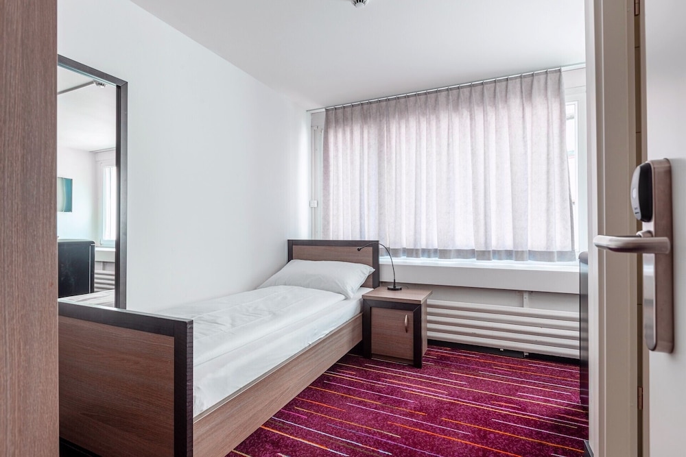 Single Room, Private Bathroom, Courtyard View photo 1
