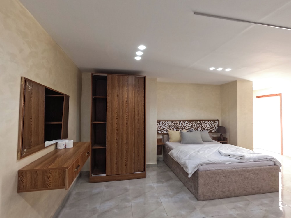 Family Room - Photo 3