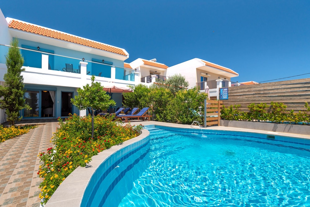 Deluxe Suite, 2 Bedrooms, Private Pool, Sea View photo 2