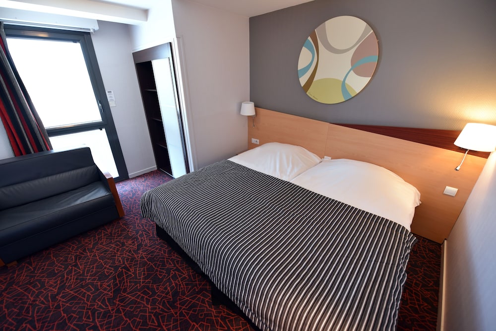 Standard Room, 2 Twin Beds - Photo 12