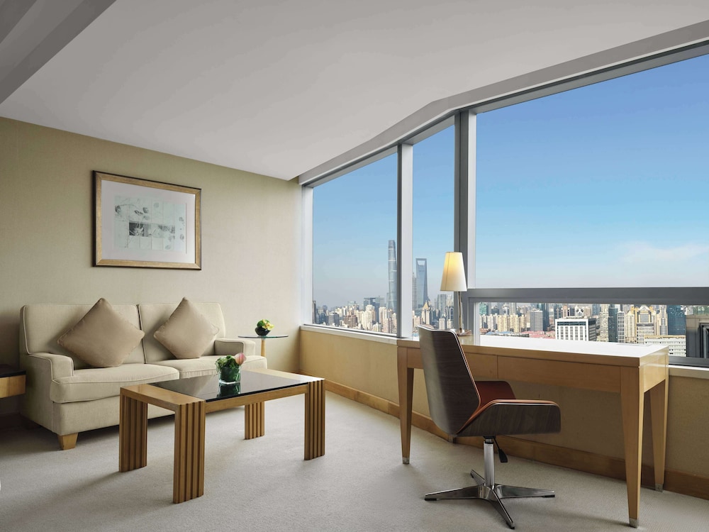Deluxe Room, 1 King Bed, City View - Photo 4