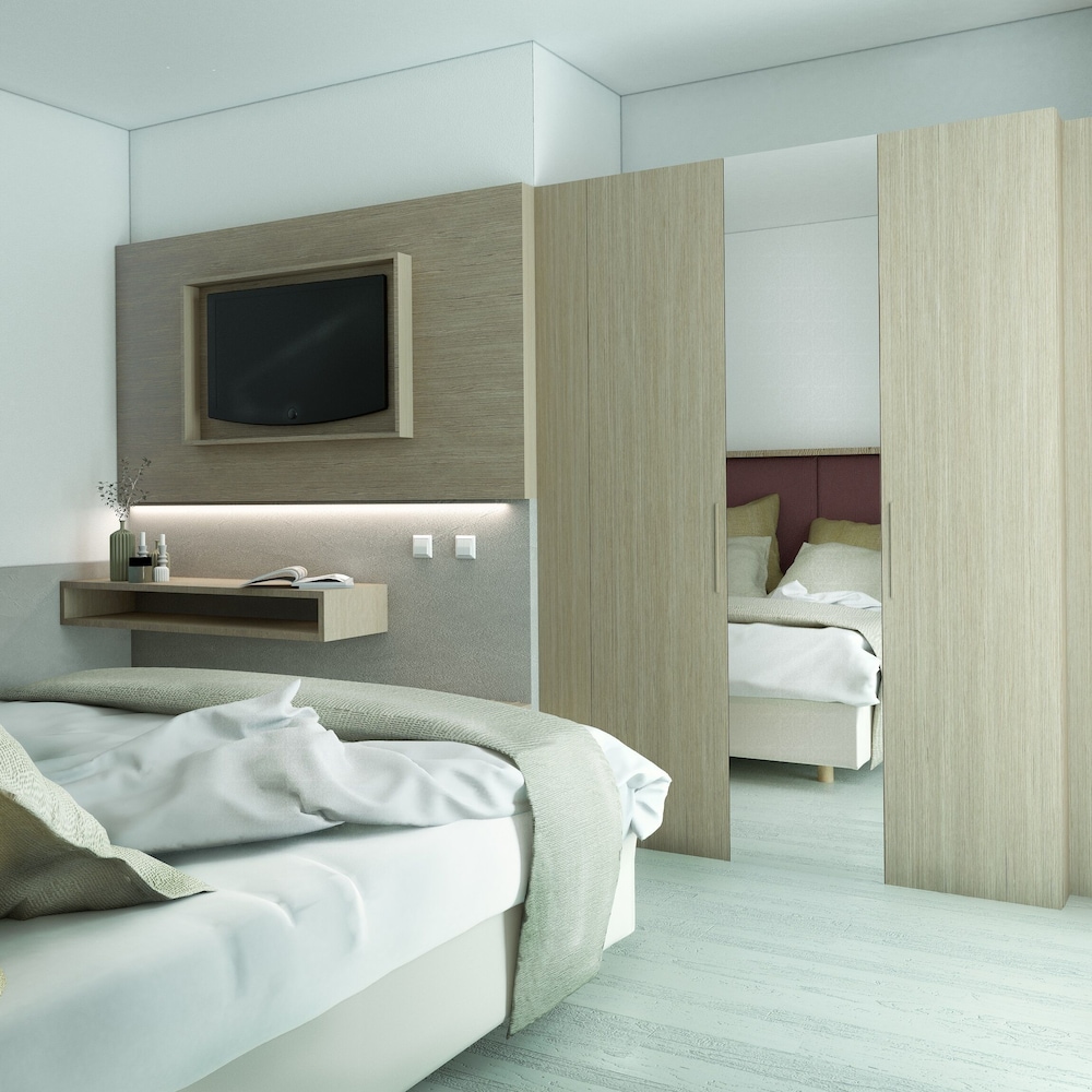 Basic Quadruple Room photo 3