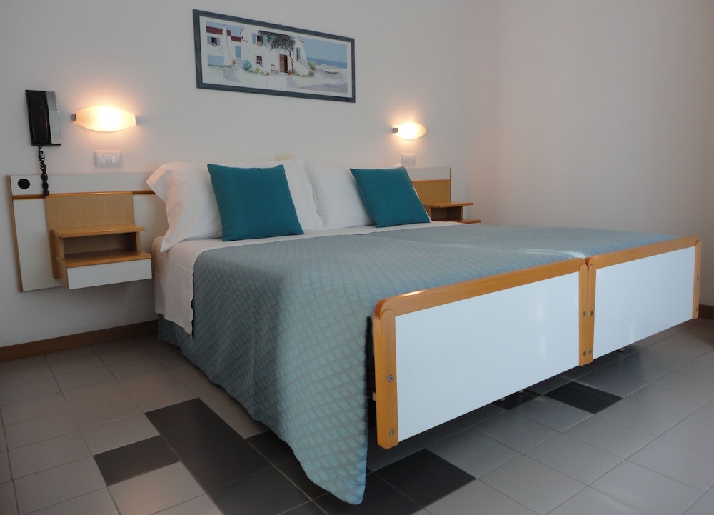Economy Room (1 Adult, 1 Child) photo 1