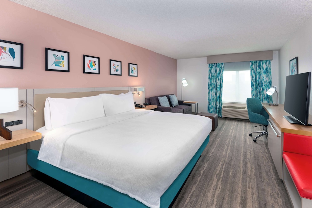 Deluxe Room, 1 King Bed with Sofa bed