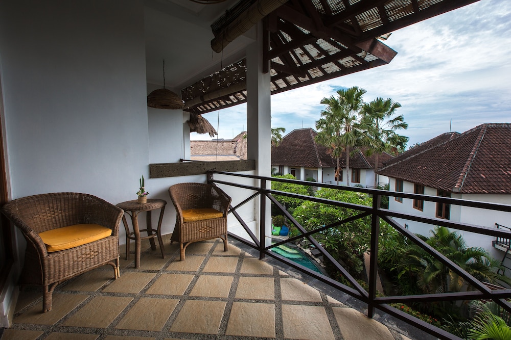 Standard Twin Room, Pool View photo 3