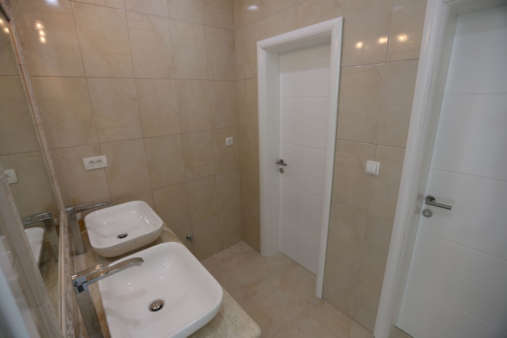 Comfort Quadruple Room, Hill View photo 3