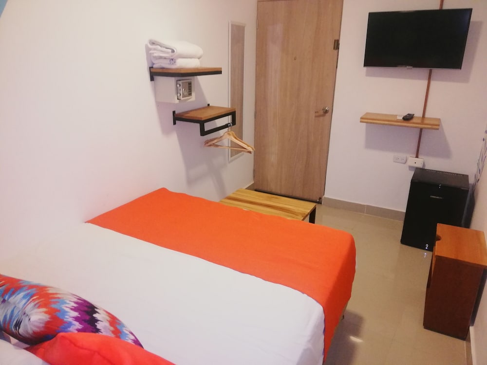 Economy Room - Photo 10