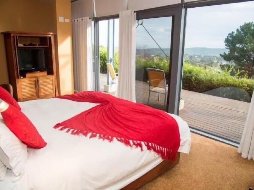 Honeymoon Suite