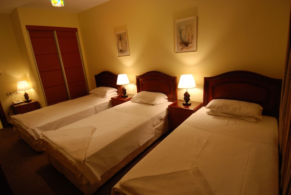 Standard Triple Room, 3 Twin Beds photo 1