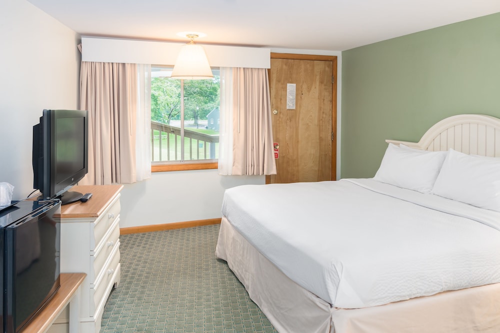 Standard Room, 1 King Bed photo 3