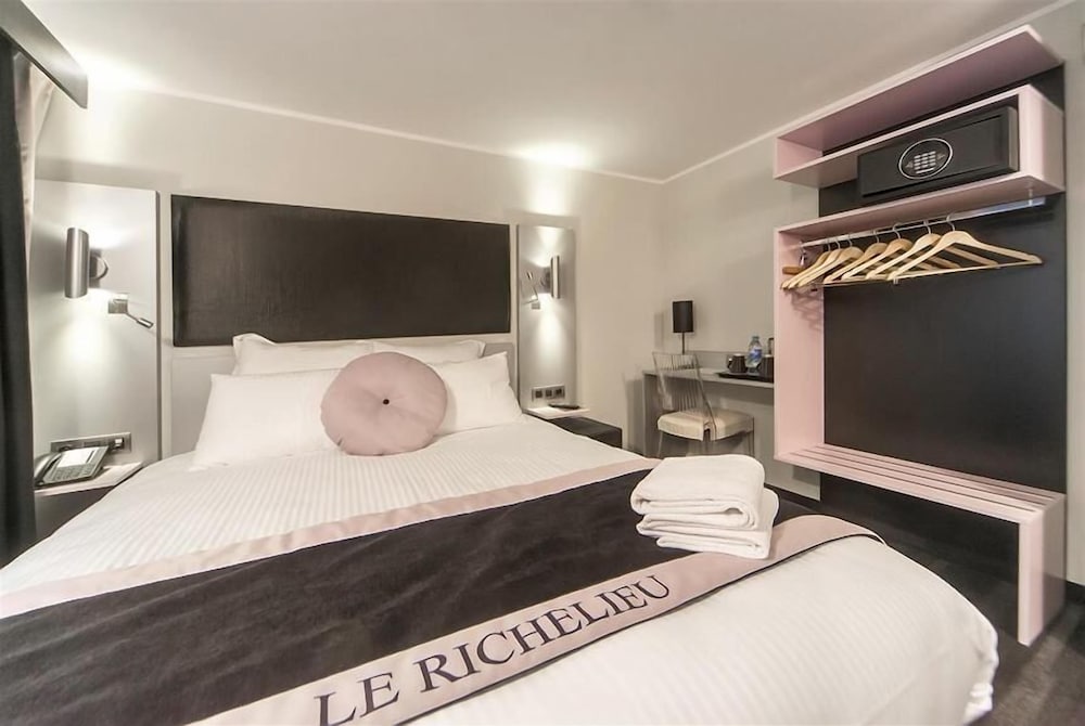 Double Room - Photo 3