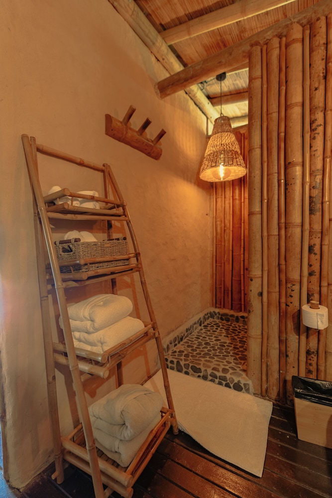Bamboo Palace Banana - Photo 9