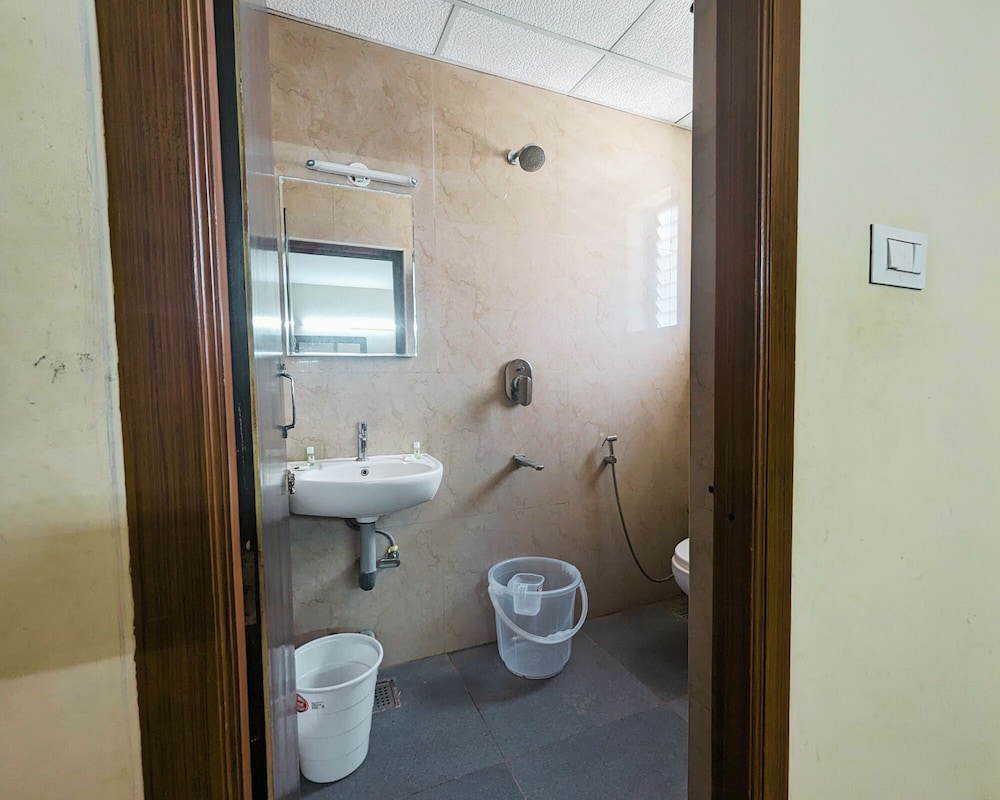 Standard Double Room - Photo 2