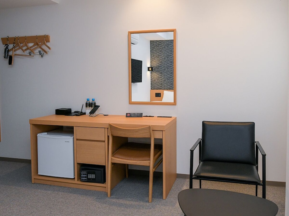 Basic Twin Room - Photo 3
