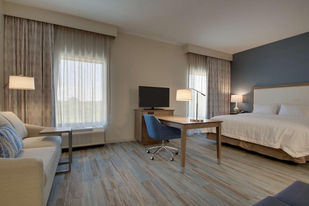 Studio, 1 King Bed, Accessible (Hearing) photo 1