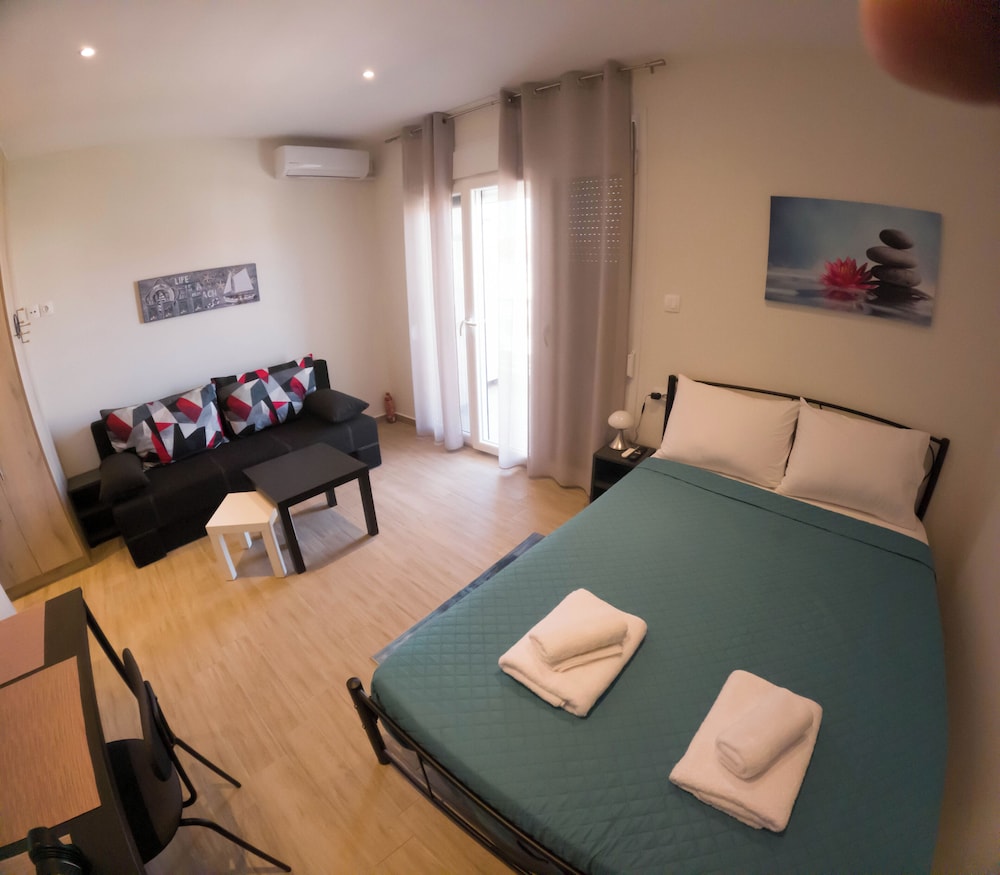 Studio, Multiple Bedrooms, Accessible, Balcony photo 1