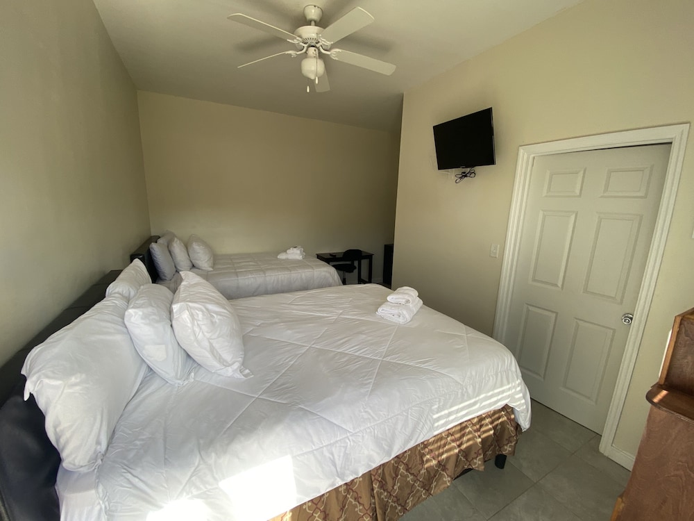 Basic Double or Twin Room, 1 Double Bed