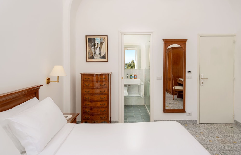 Standard Double or Twin Room, Balcony, Sea View - Photo 3