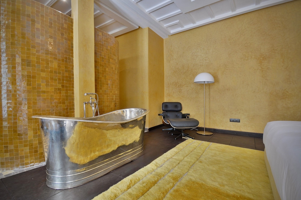 Luxury Suite