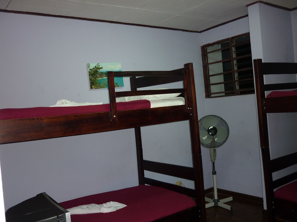 Economy Shared Dormitory, Shared Bathroom (Manuel Antonio) photo 1