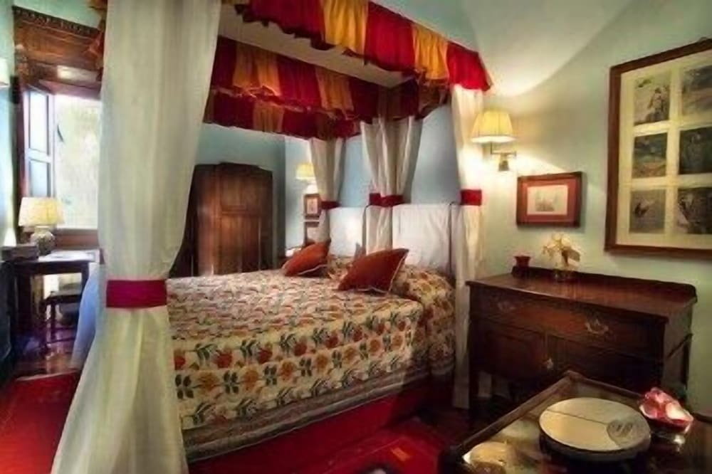 Double or Twin Room photo 3